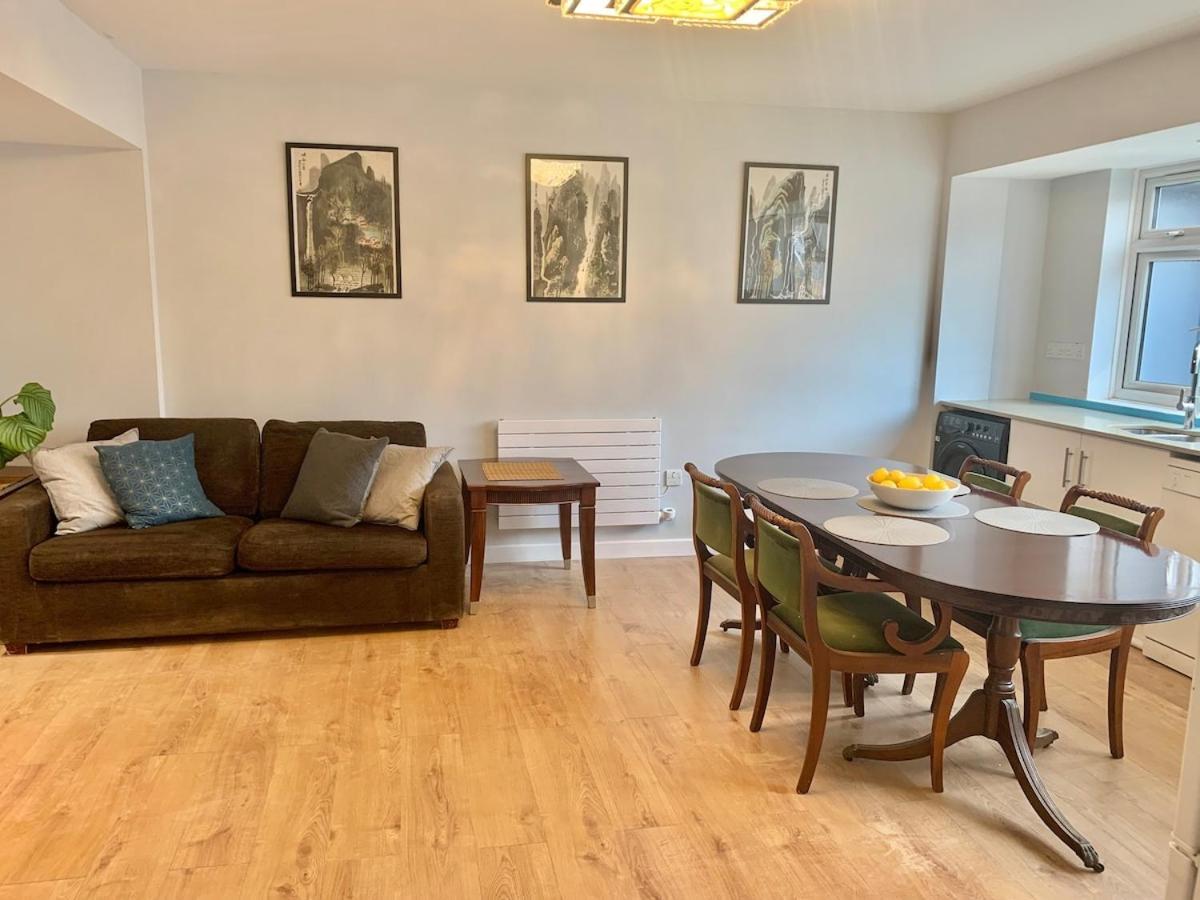 4 Bedroom Flat In Kensington - West *